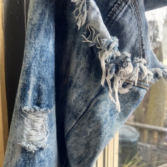 Destroyed Cropped Denim Jacket - Picture 16 of 16